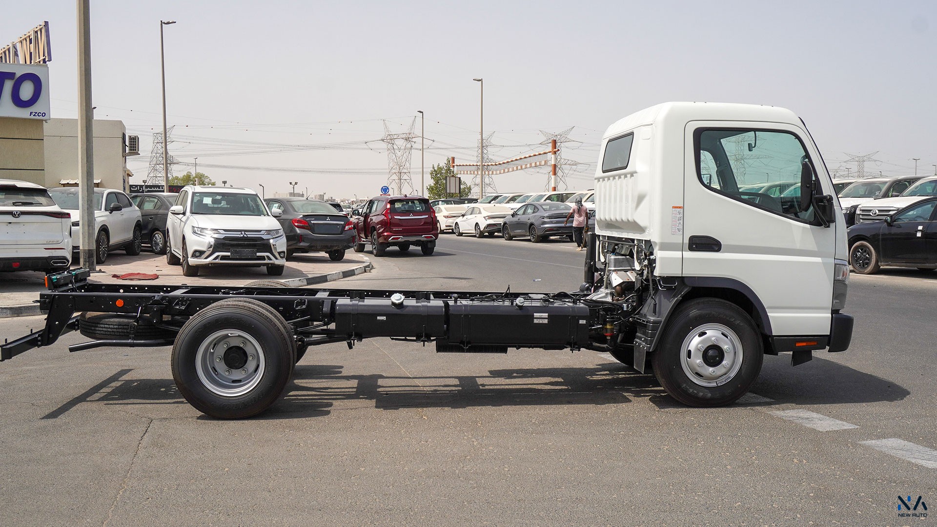 Mitsubishi Fuso Canter (Z87) – White – Black 2026