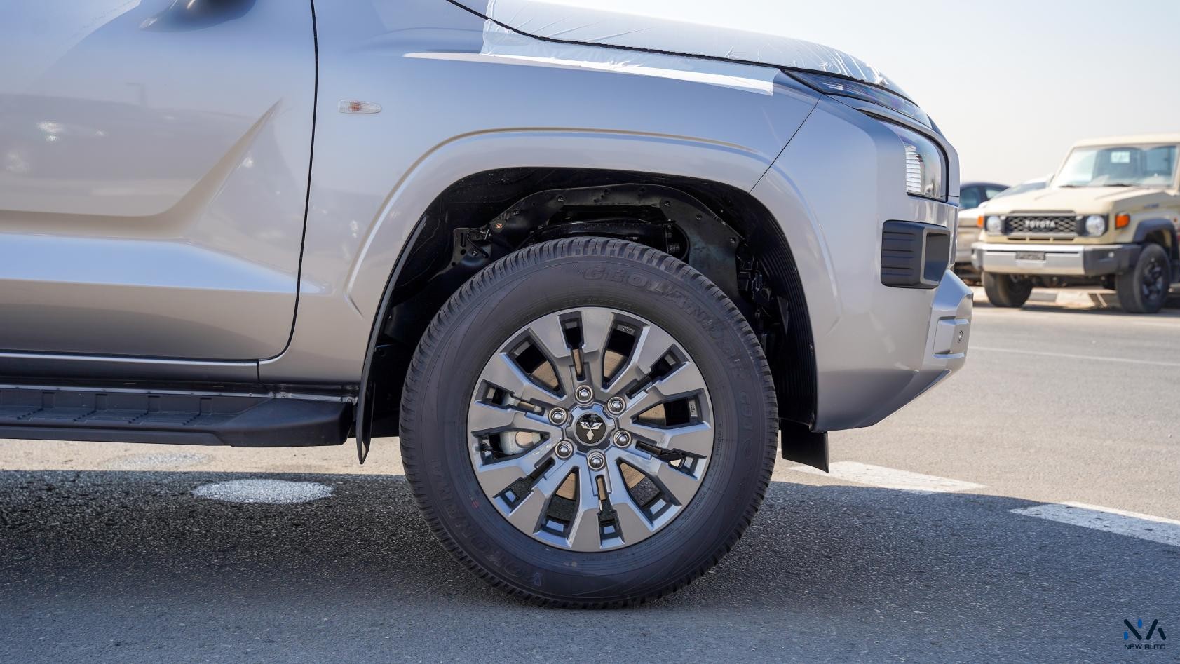 Mitsubishi L200 (C80) – Silver – Black 2026