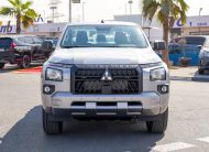 Mitsubishi L200 (C80) – Silver – Black 2026