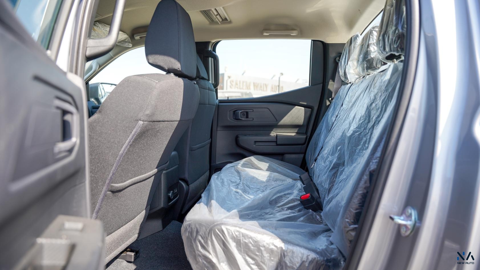 Mitsubishi L200 (C80) – Silver – Black 2026