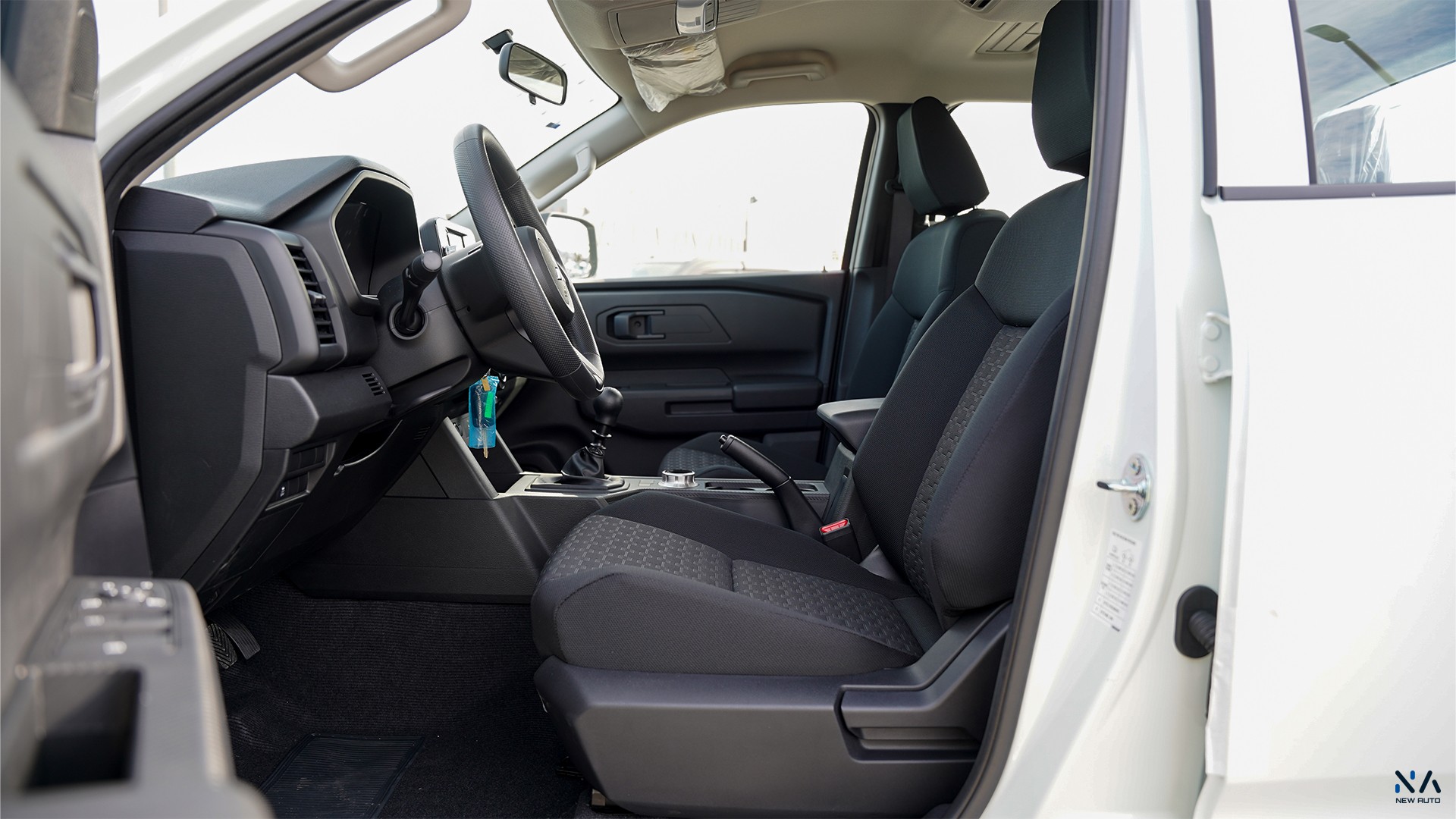 Mitsubishi L200 (C79) – White – Black 2026