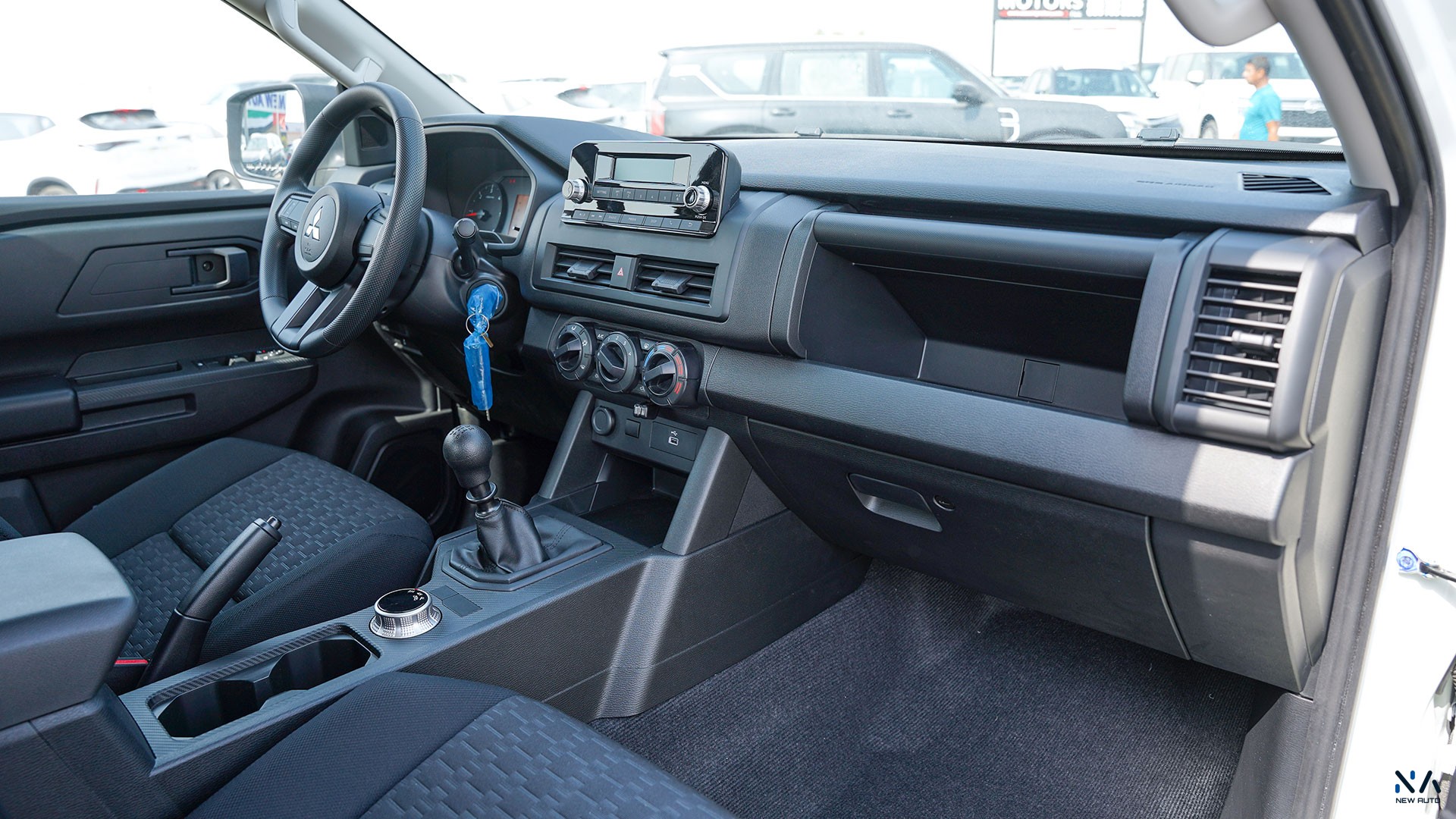 Mitsubishi L200 (C86) –  White – Black  2026