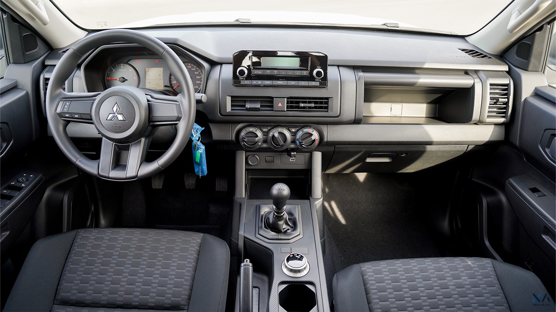 Mitsubishi L200 (C79) – White – Black 2026