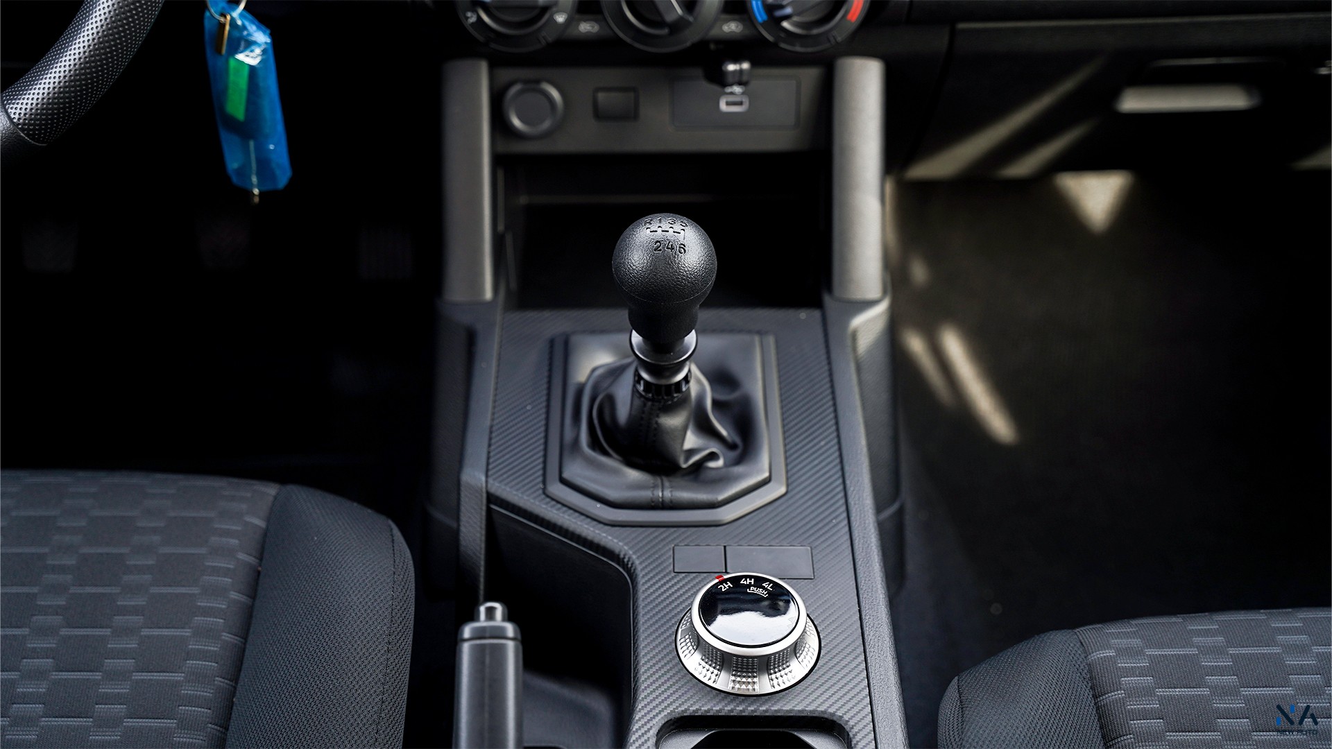 Mitsubishi L200 (C79) – White – Black 2026