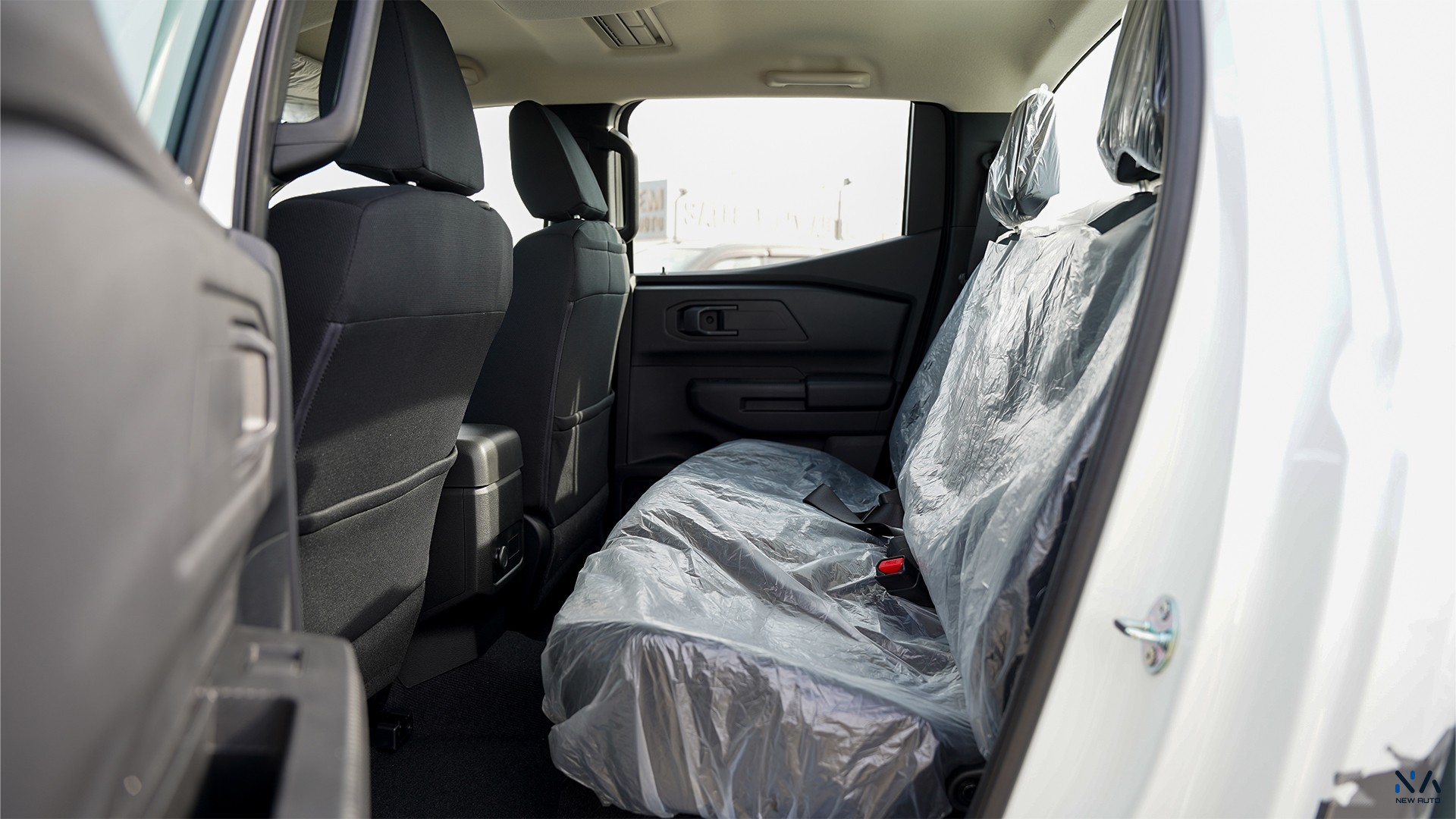 Mitsubishi L200 (C79) – White – Black 2026