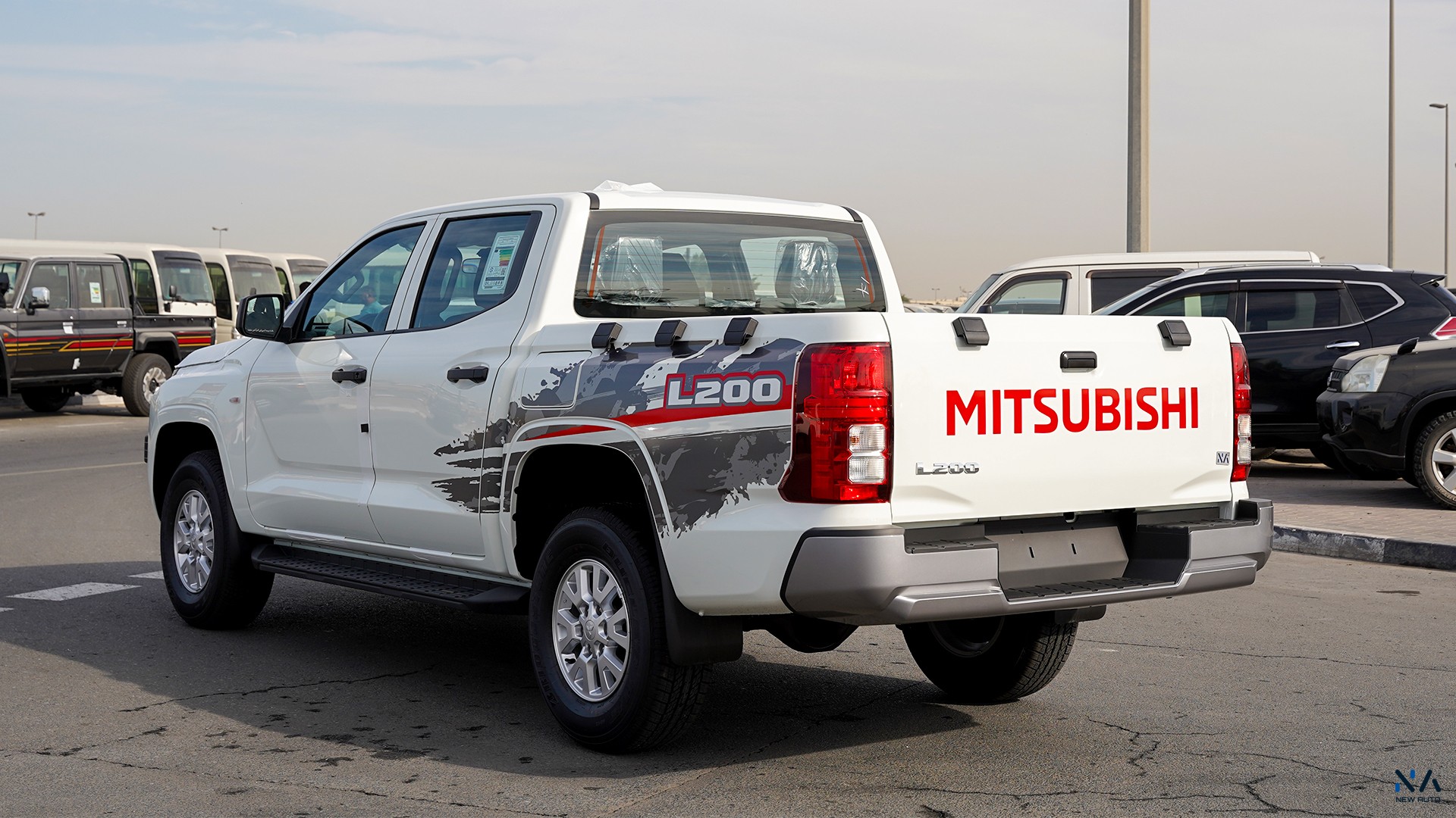 Mitsubishi L200 (C79) – White – Black 2026