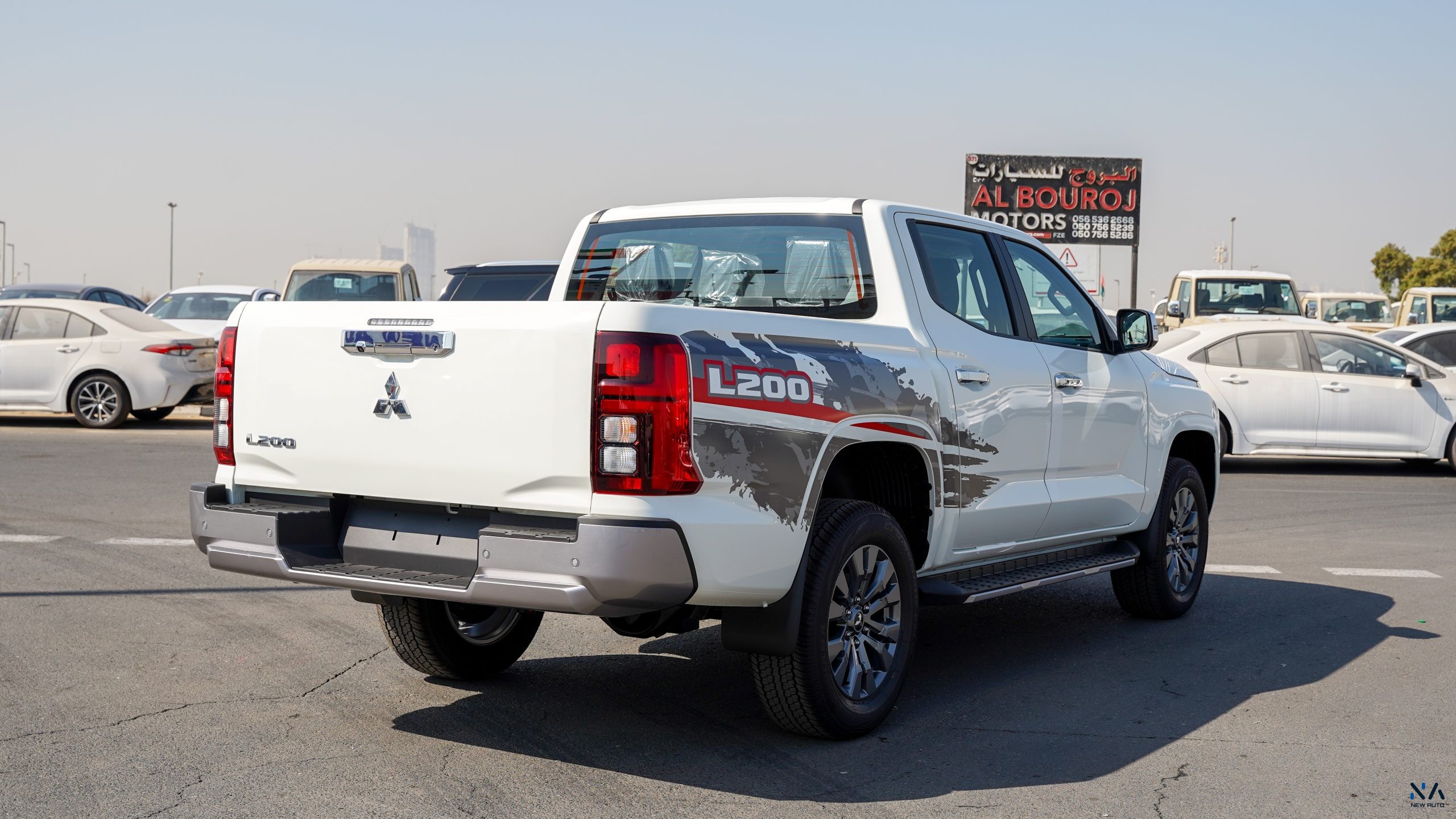 Mitsubishi L200 (C82) – White – Black 2026