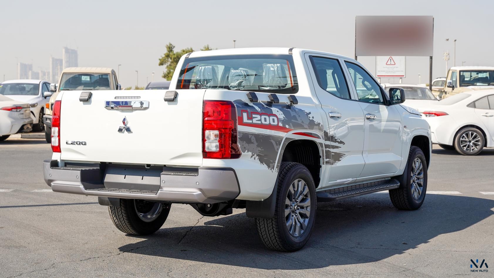 Mitsubishi L200 (C80) – White – Black 2026