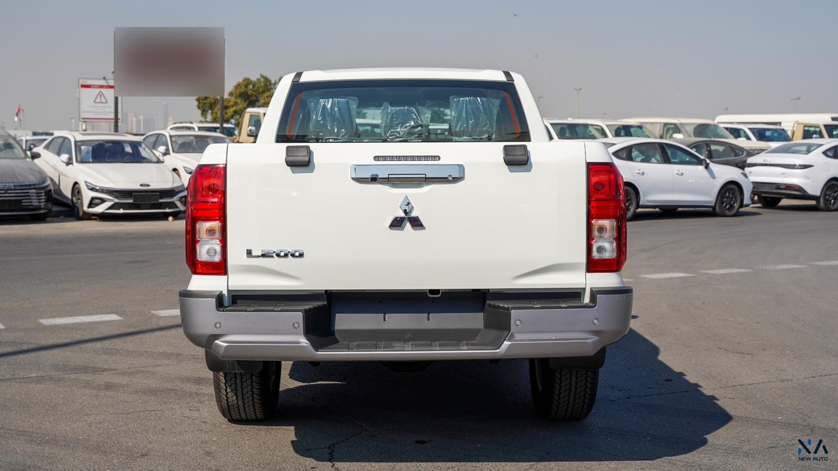 Mitsubishi L200 (C80) – White – Black 2026
