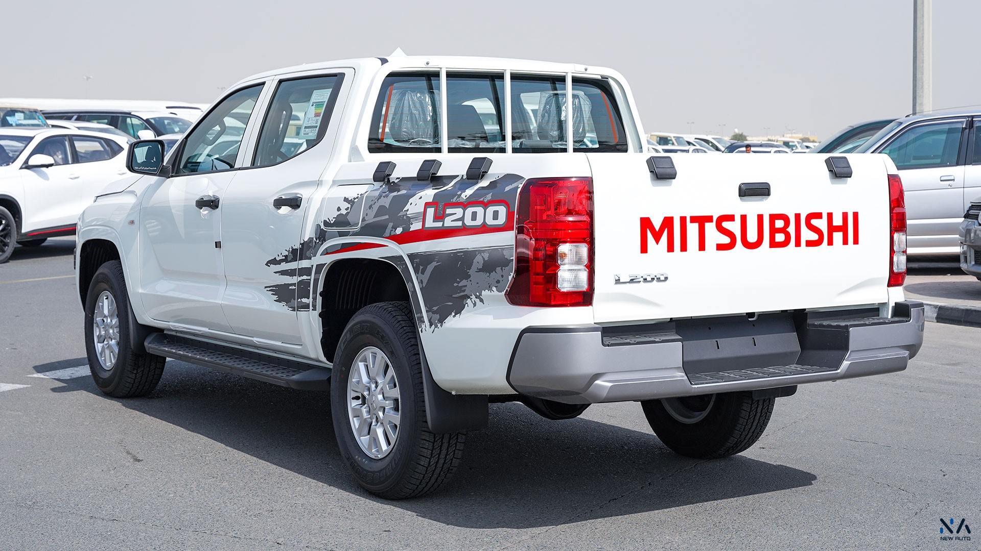 Mitsubishi L200 (C86) –  White – Black  2026