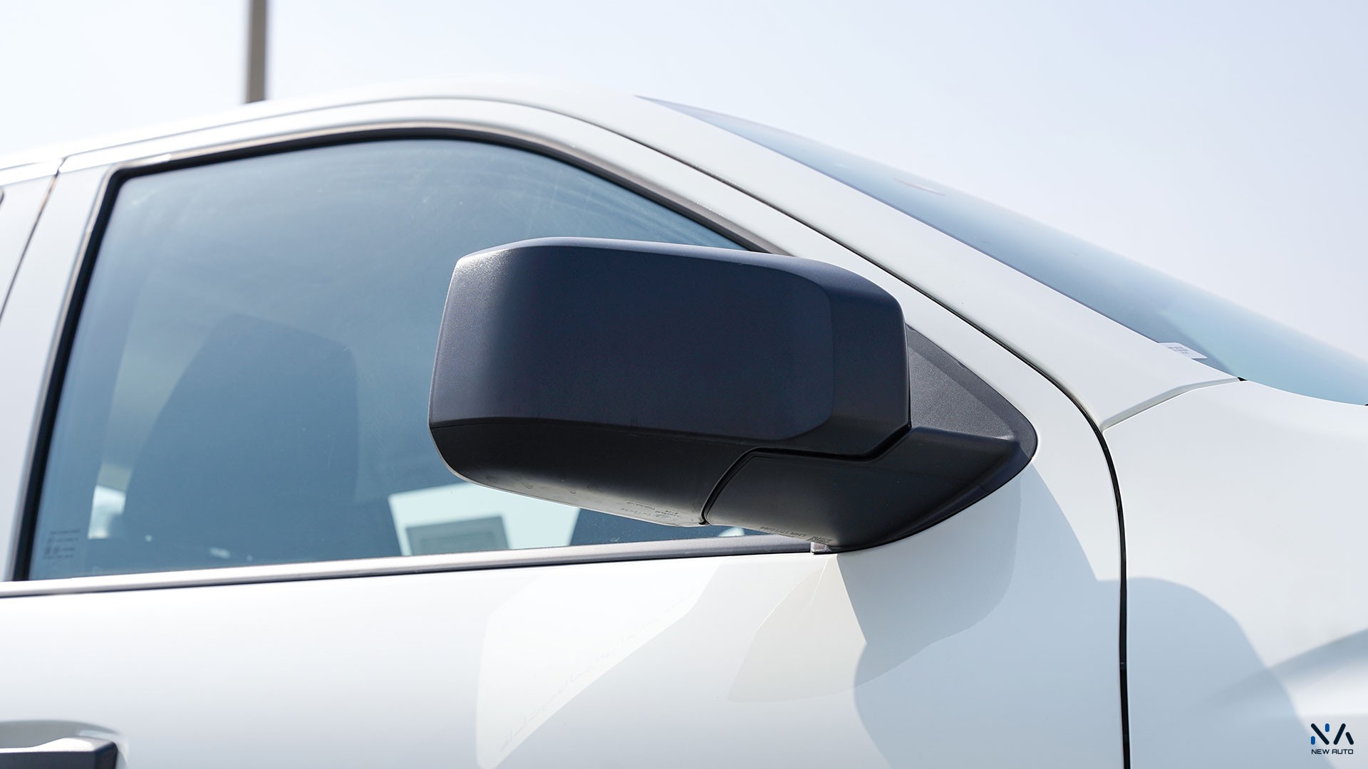 Mitsubishi L200 (C86) –  White – Black  2026