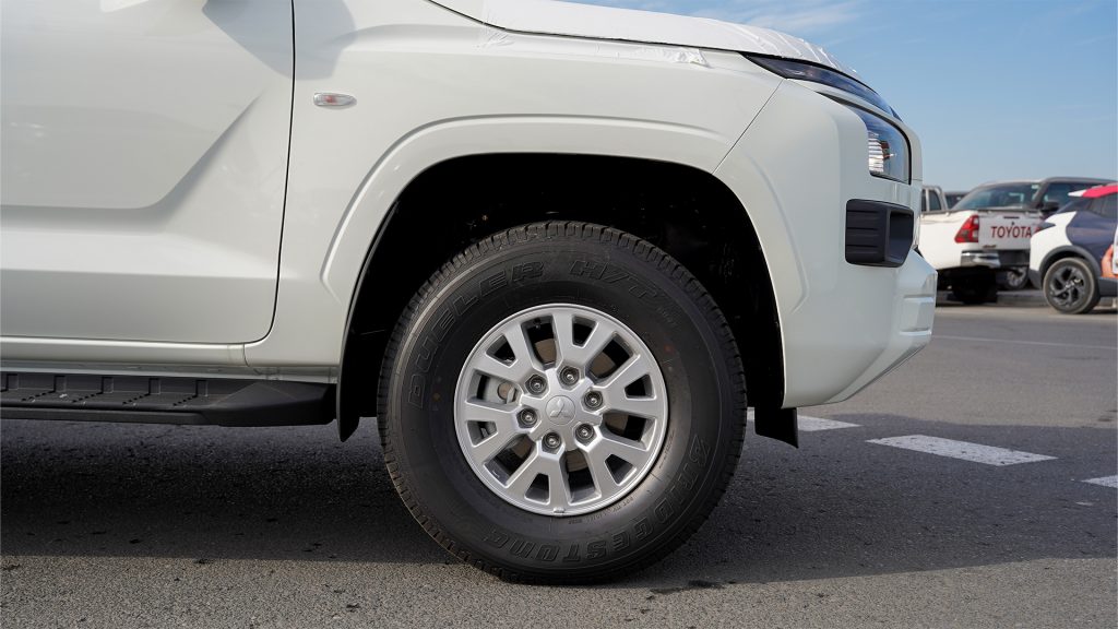 Mitsubishi L200 2026 White Black Wheel And Tire Detail 1024x576