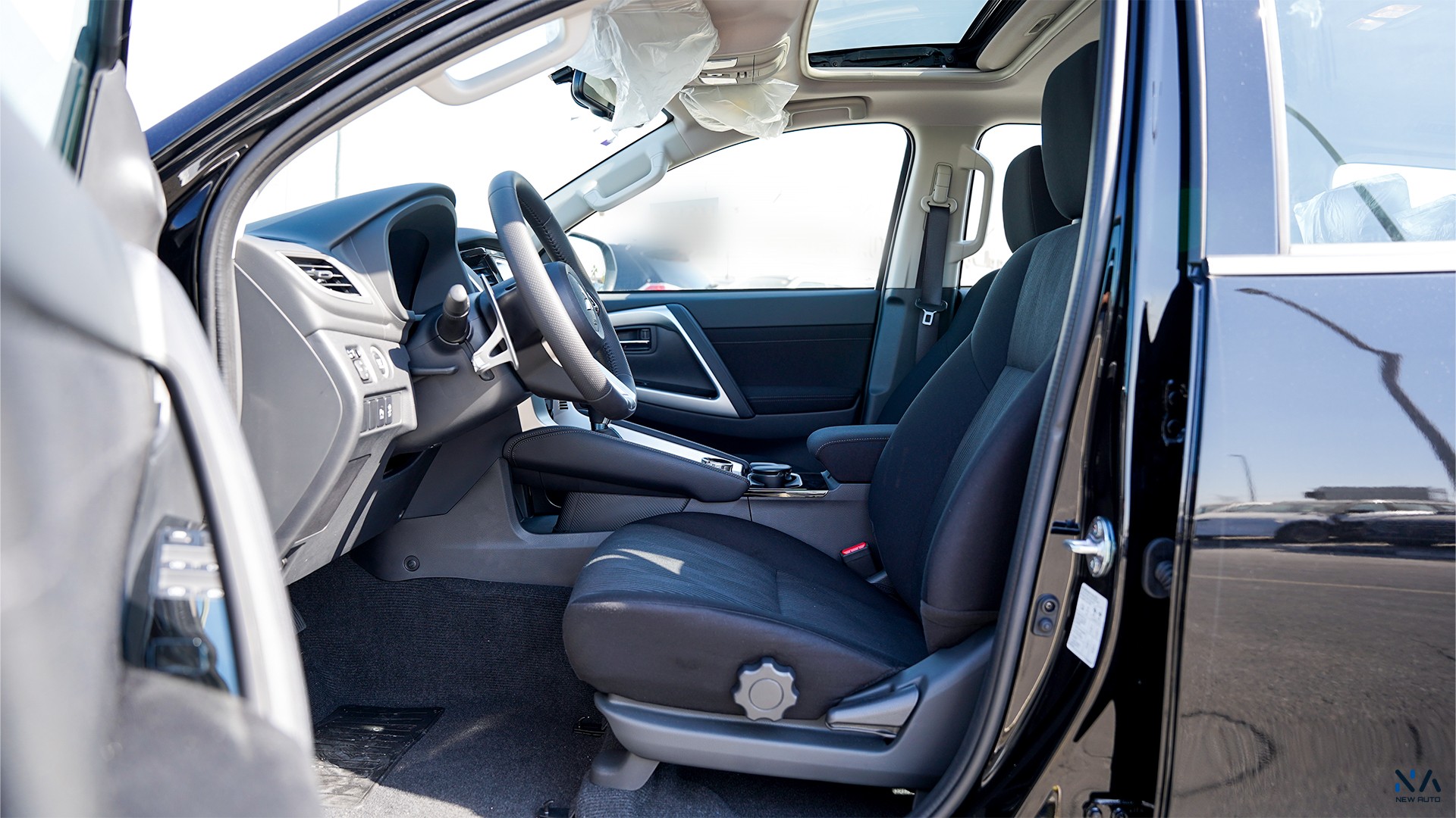 Mitsubishi Montero Sport (H64) Black – Black 2026