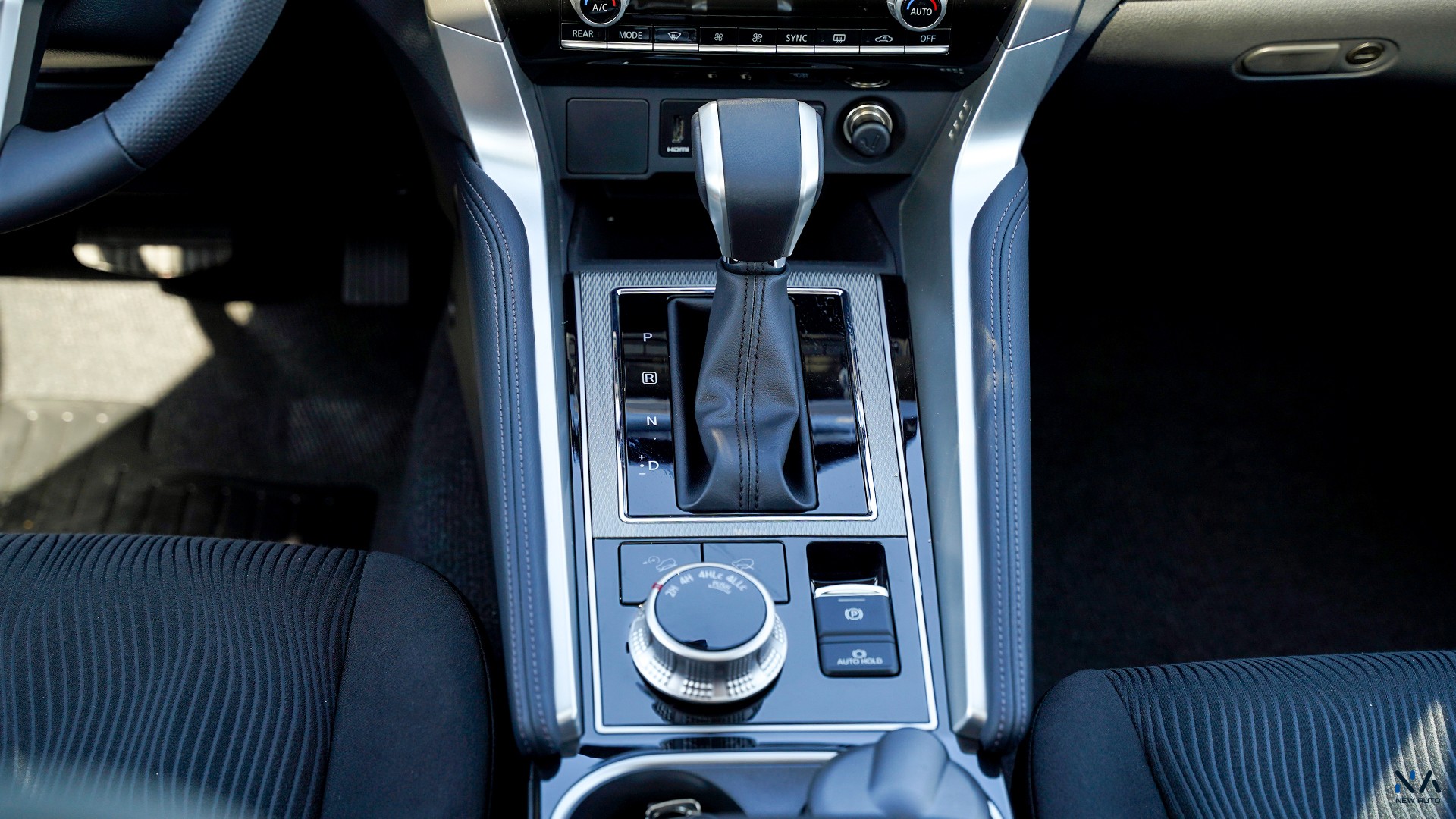 Mitsubishi Montero Sport (H64) Black – Black 2026