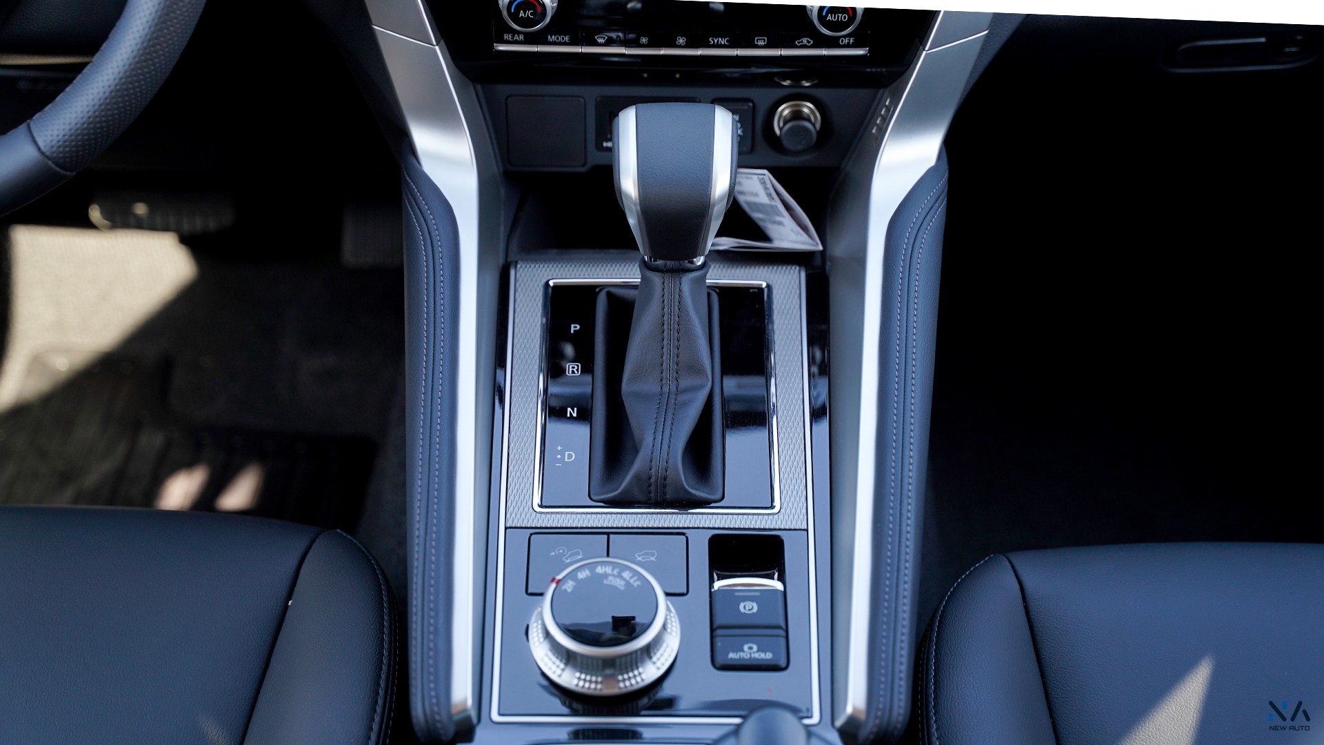 Mitsubishi Montero Sport (H61) Black – Black 2026