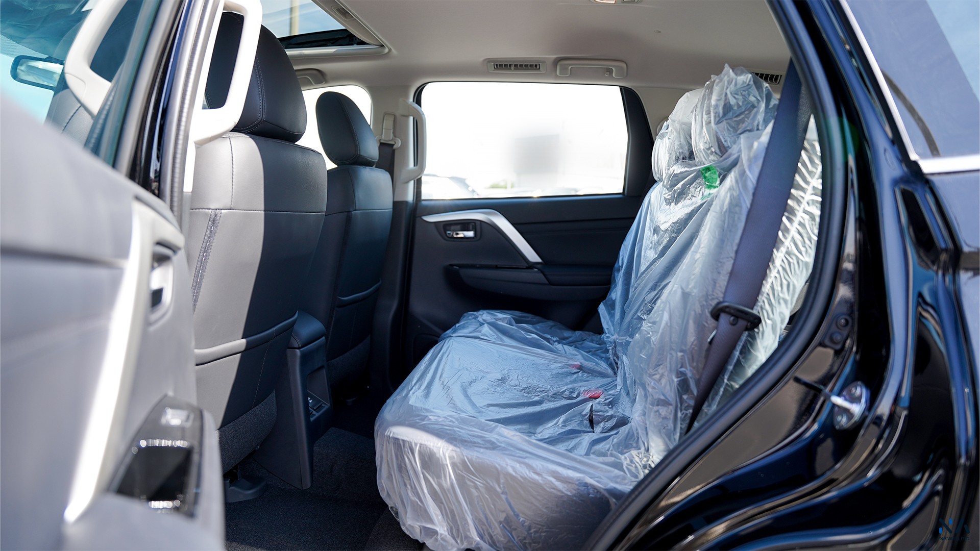 Mitsubishi Montero Sport (H61) Black – Black 2026