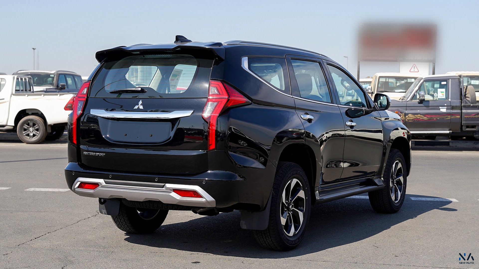 Mitsubishi Montero Sport (H61) Black – Black 2026