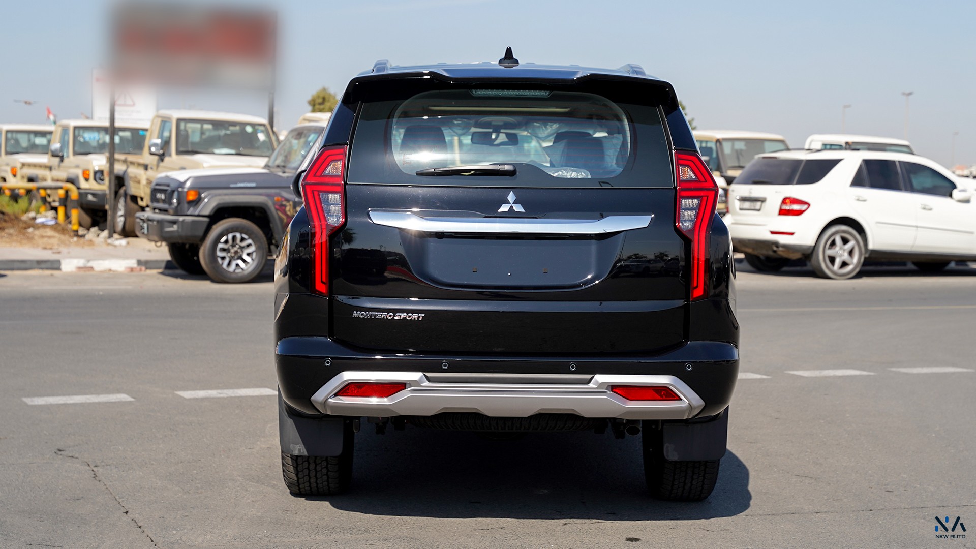 Mitsubishi Montero Sport (H61) Black – Black 2026