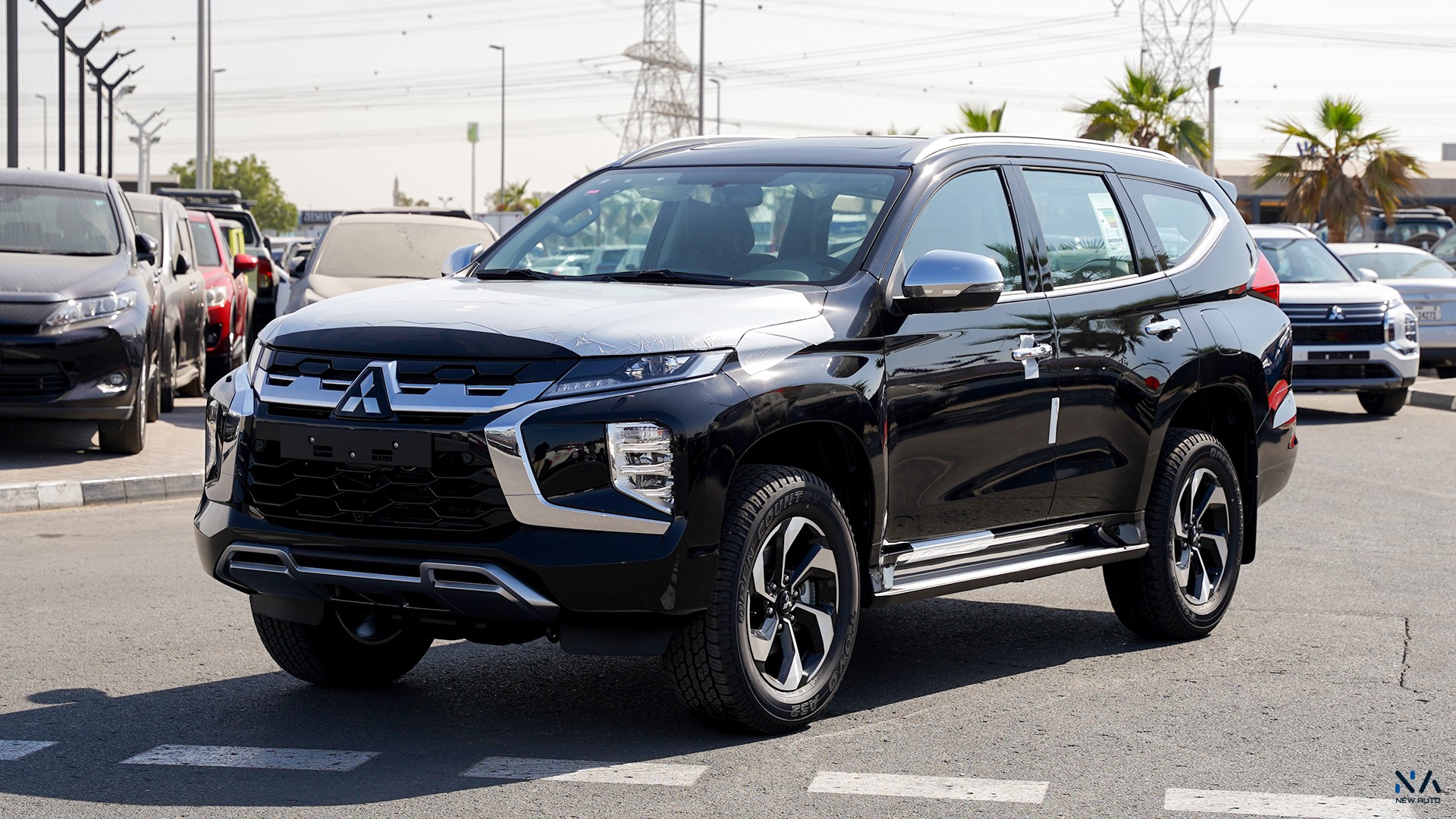 Mitsubishi Montero Sport (H61) Black – Black 2026