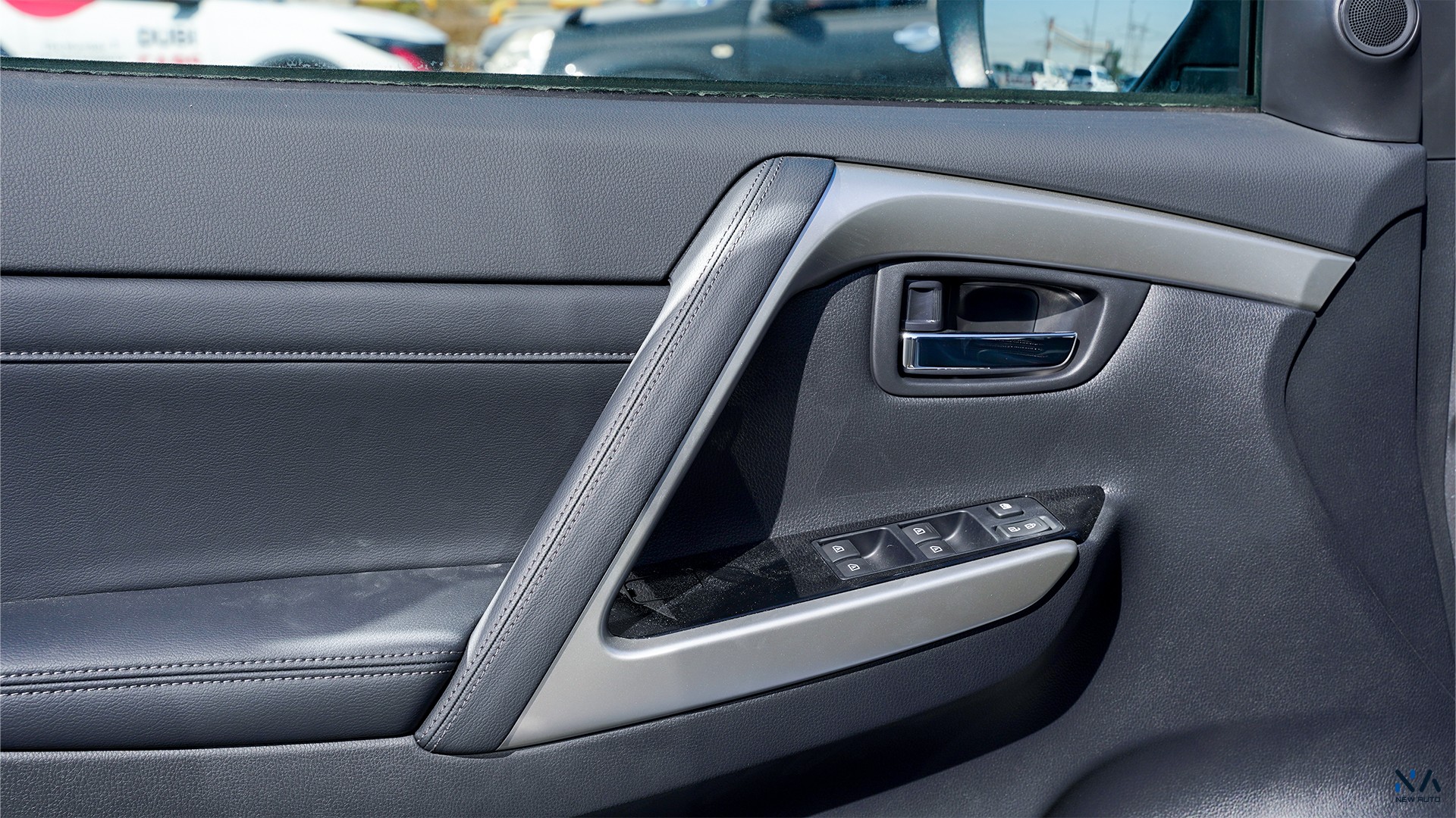 Mitsubishi Montero Sport (H59)  Silver – Black 2026