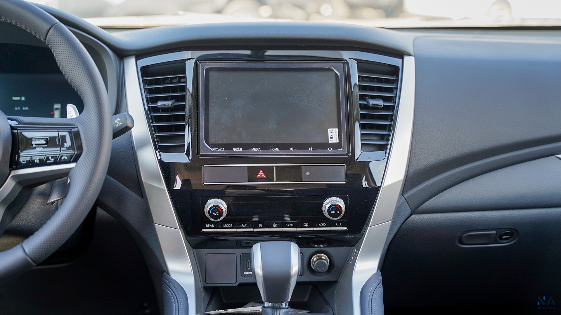 Mitsubishi Montero Sport (H59)  Silver – Black 2026