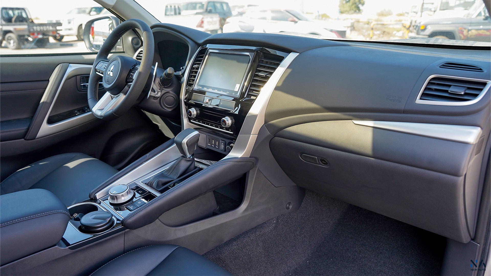 Mitsubishi Montero Sport (H59)  Silver – Black 2026