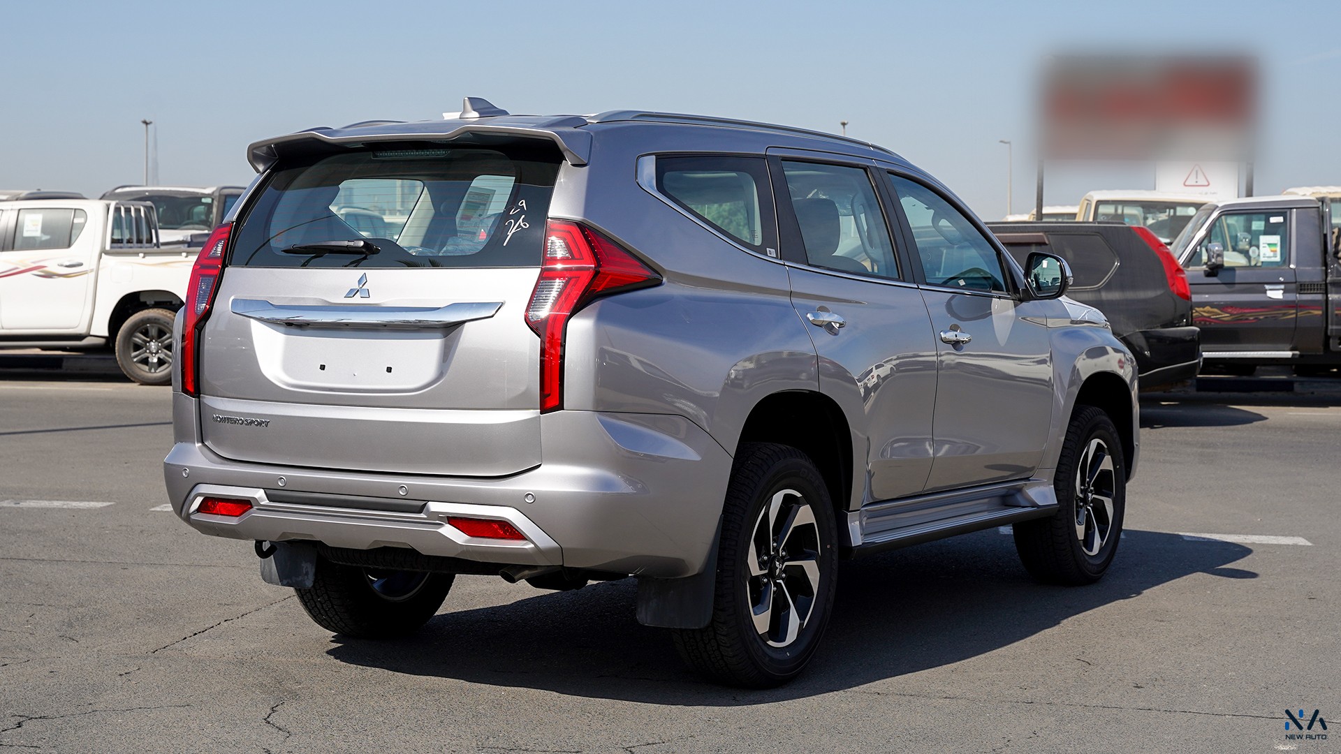 Mitsubishi Montero Sport (H59)  Silver – Black 2026