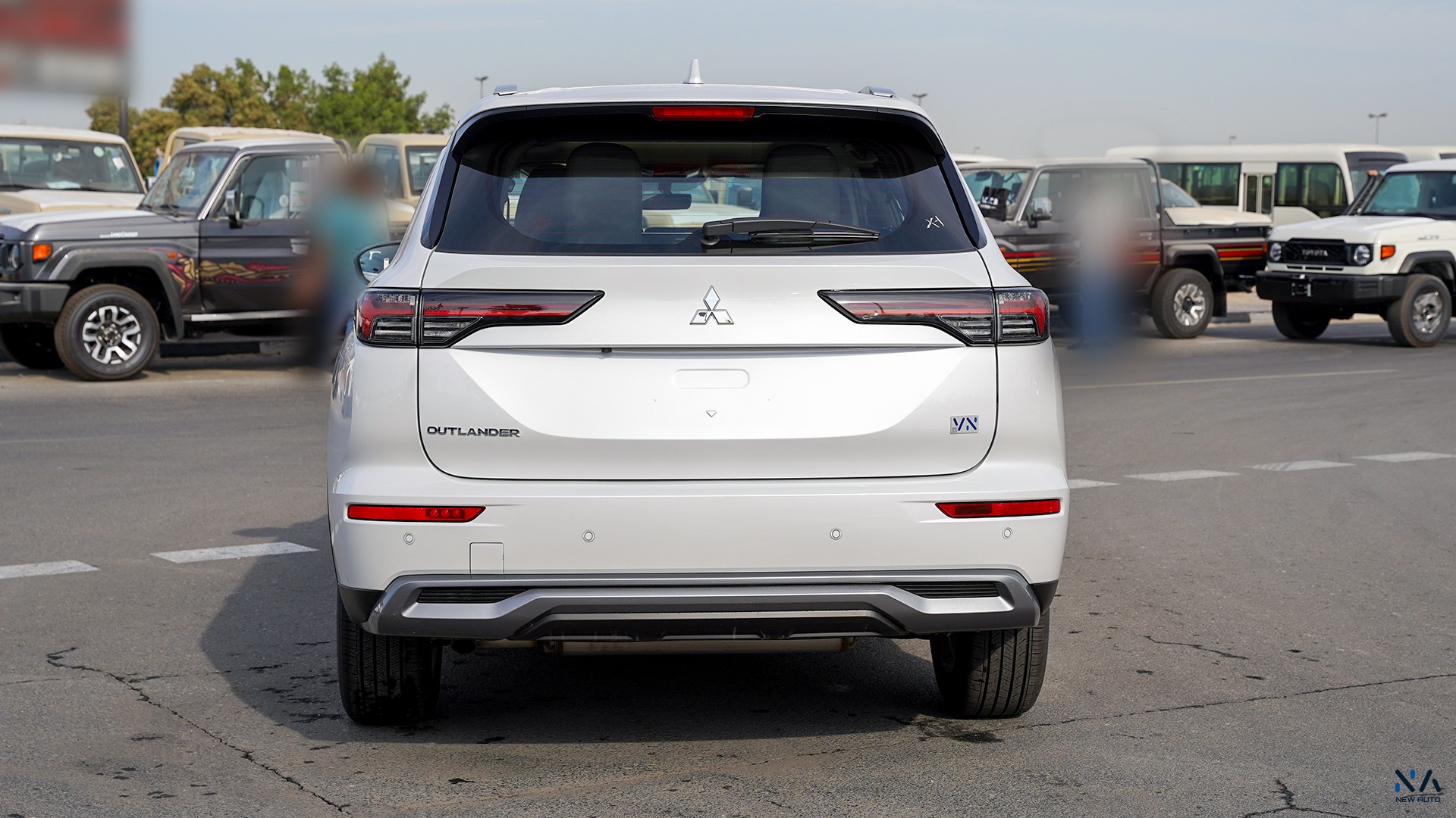 Mitsubishi Outlander Medium Line (G03) Diamond White – Black 2026