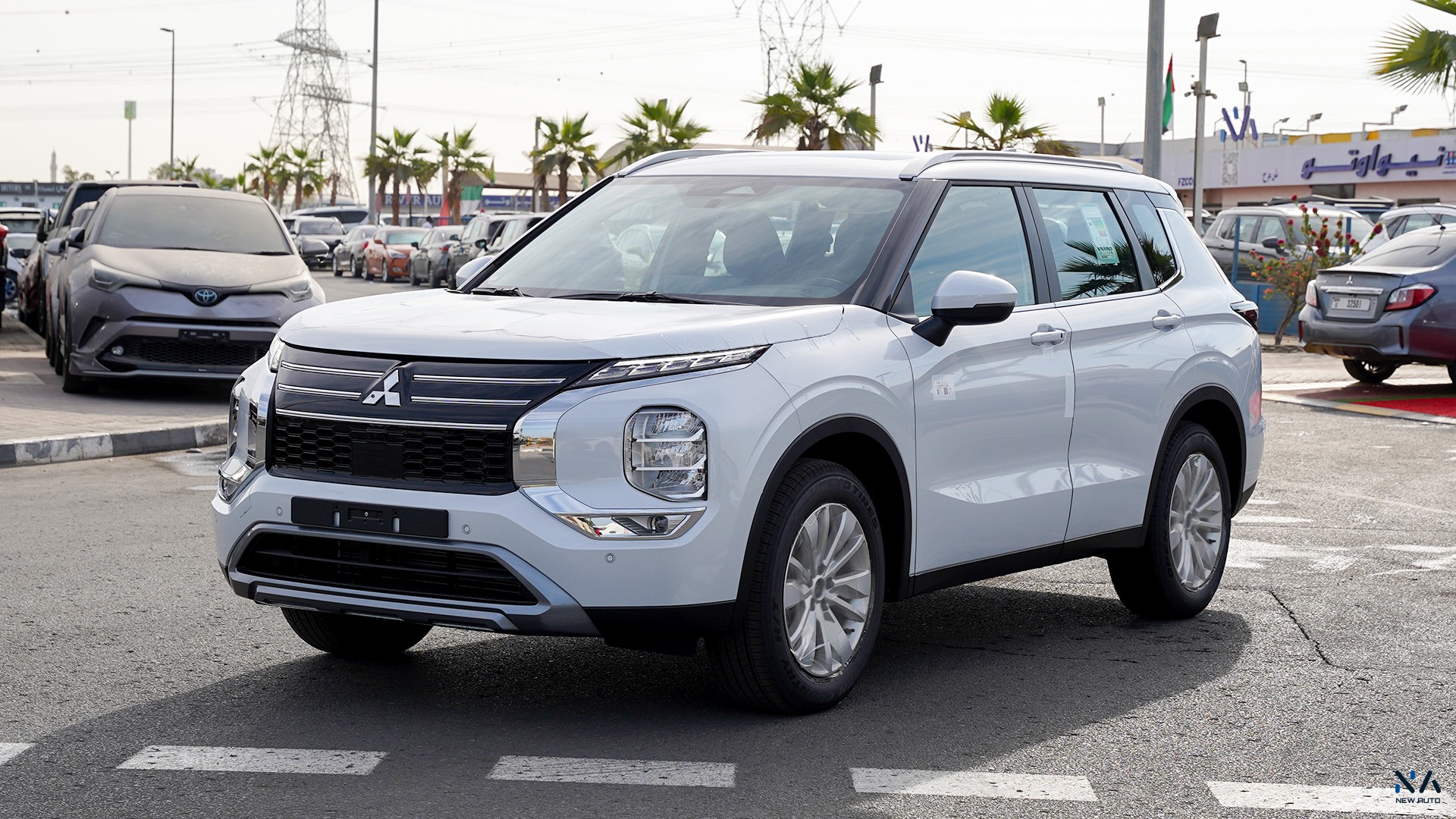 Mitsubishi Outlander Medium Line (G03) Diamond White – Black 2026