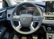 Mitsubishi Outlander Medium Line (G03) Solid White – Black 2026