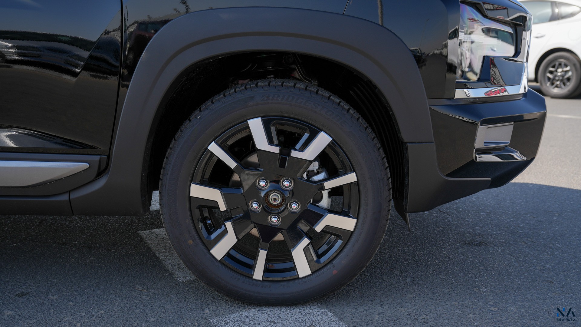 Mitsubishi Premium Xpander Cross Black – Burgundy & Black 2026