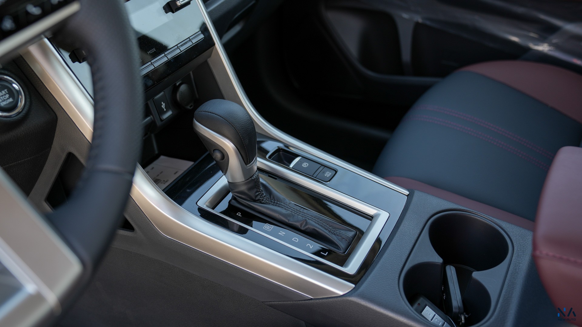 Mitsubishi Premium Xpander Cross Black – Burgundy & Black 2026