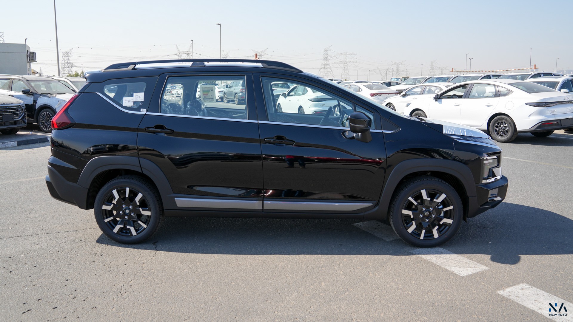 Mitsubishi Premium Xpander Cross Black – Burgundy & Black 2026