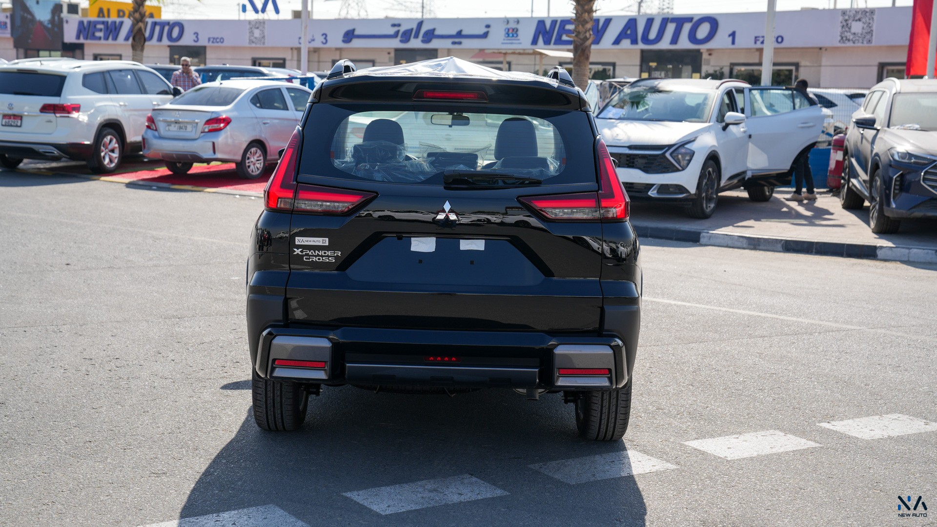 Mitsubishi Premium Xpander Cross Black – Burgundy & Black 2026