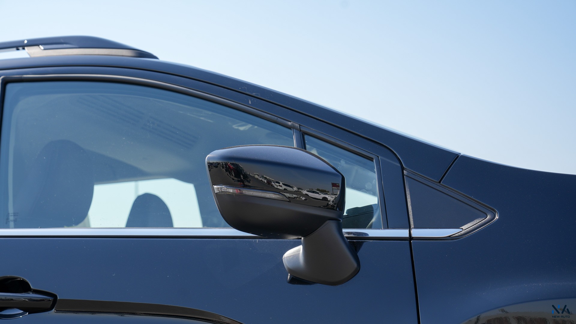 Mitsubishi Premium Xpander Cross Black – Burgundy & Black 2026