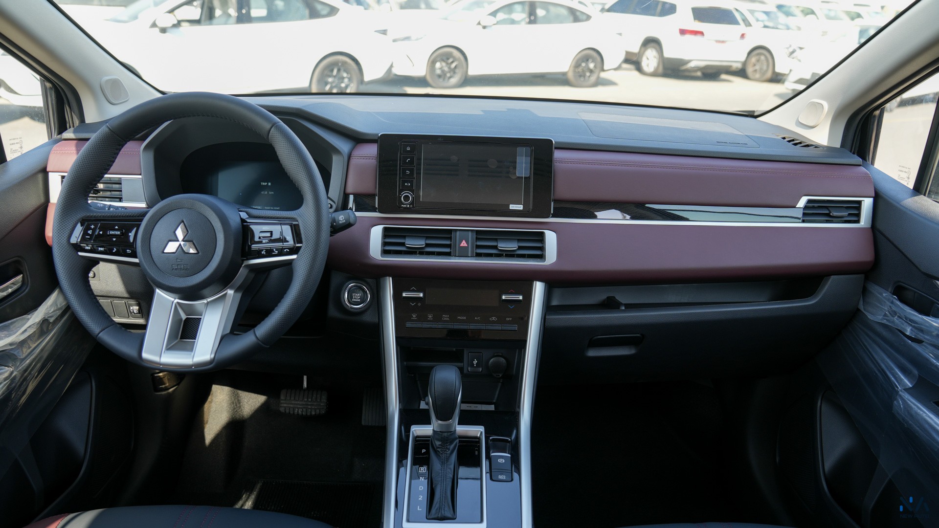 Mitsubishi Premium Xpander Cross Black – Burgundy & Black 2026