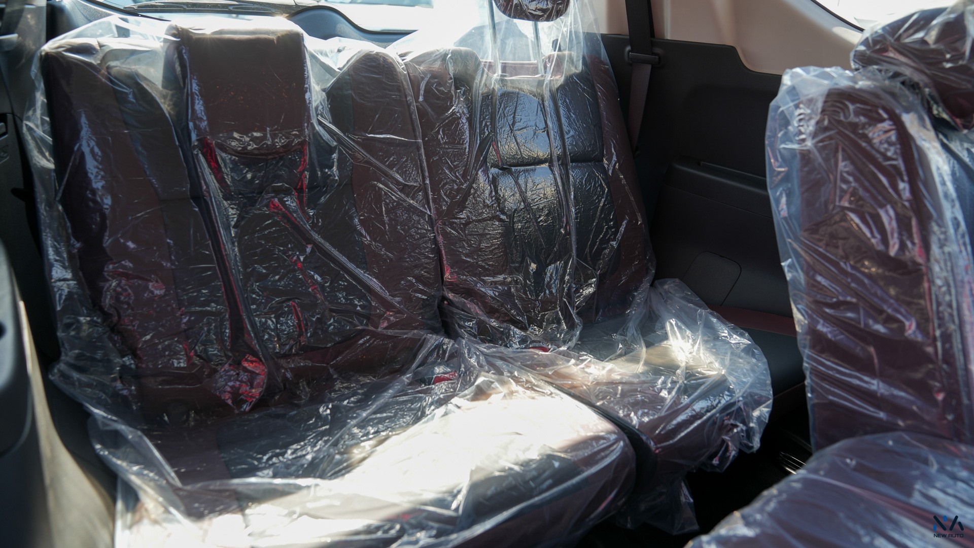 Mitsubishi Premium Xpander Cross Grey – Burgundy & Black 2026