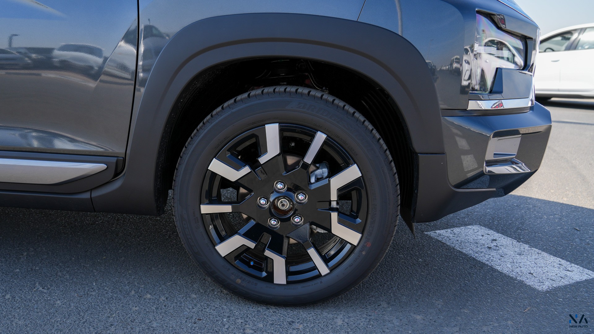 Mitsubishi Premium Xpander Cross Grey – Burgundy & Black 2026