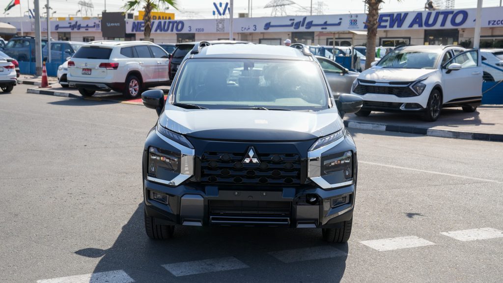 Mitsubishi Premium Xpander Cross 2026 Grey Burgundy Black Front View 1024x576