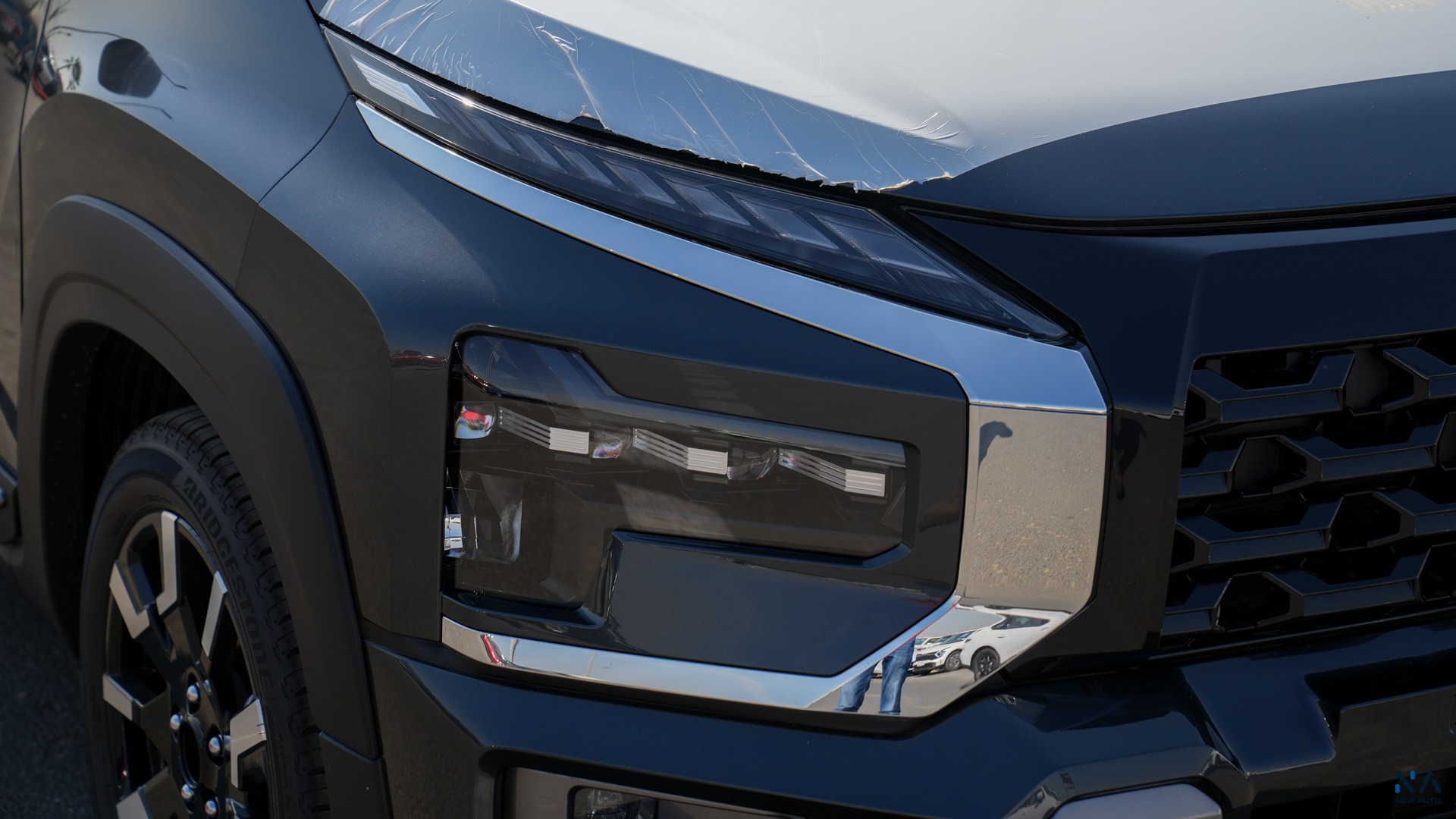 Mitsubishi Premium Xpander Cross Grey – Burgundy & Black 2026