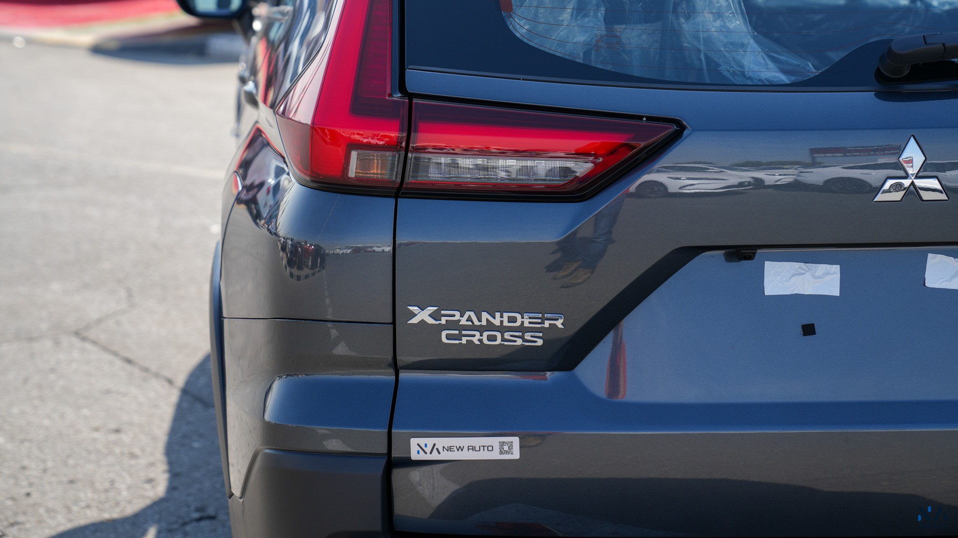 Mitsubishi Premium Xpander Cross Grey – Burgundy & Black 2026