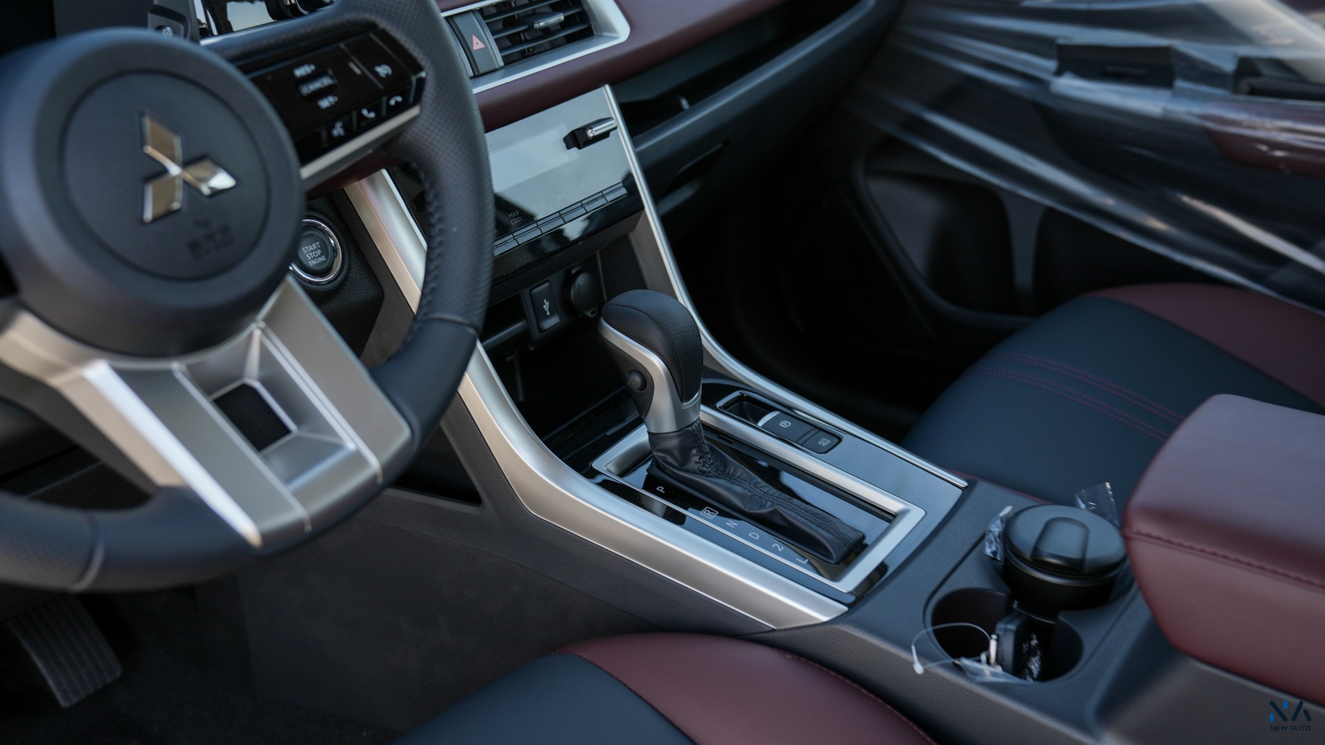 Mitsubishi Premium Xpander Cross White – Burgundy & Black 2026