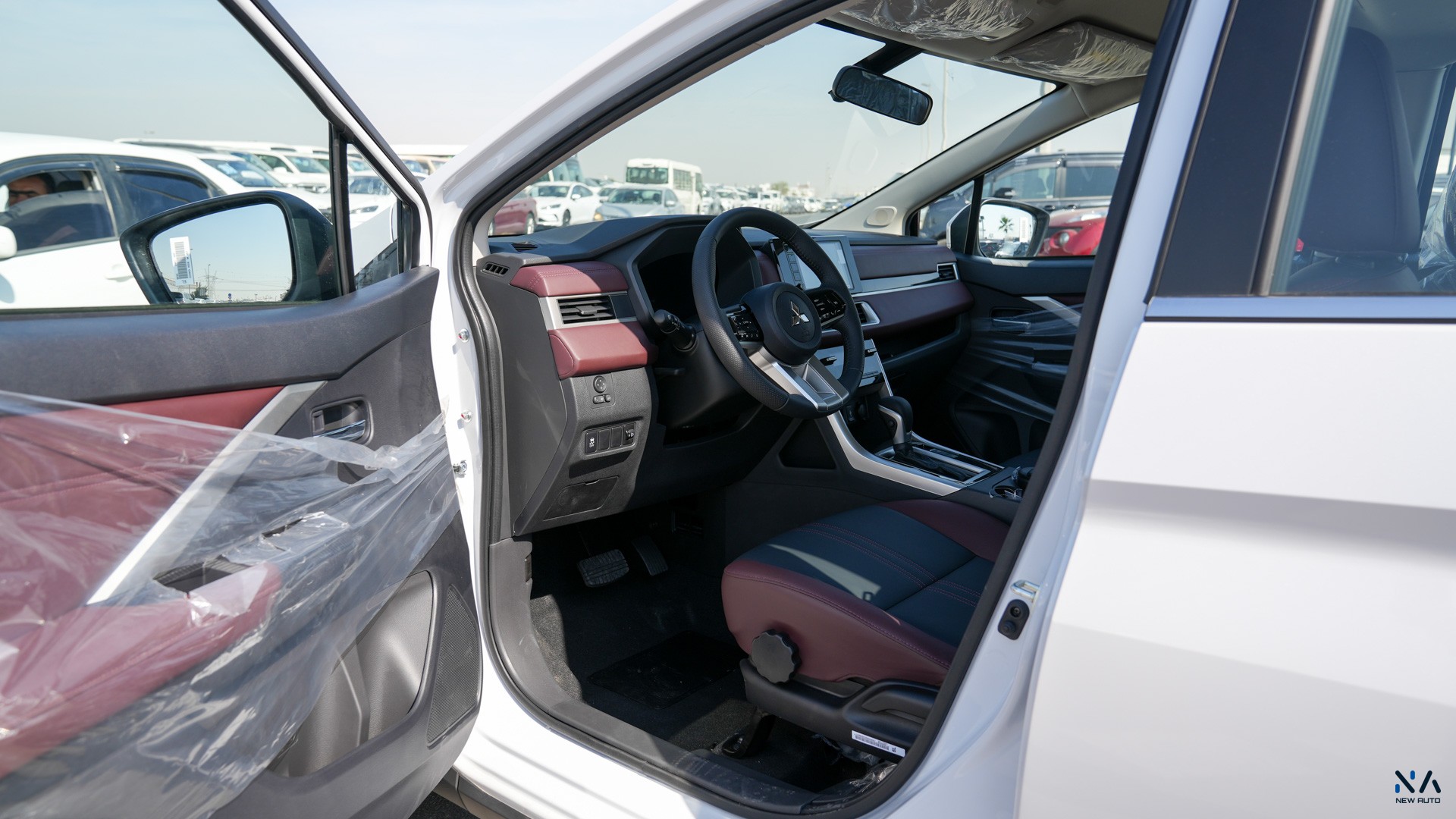 Mitsubishi Premium Xpander Cross White – Burgundy & Black 2026