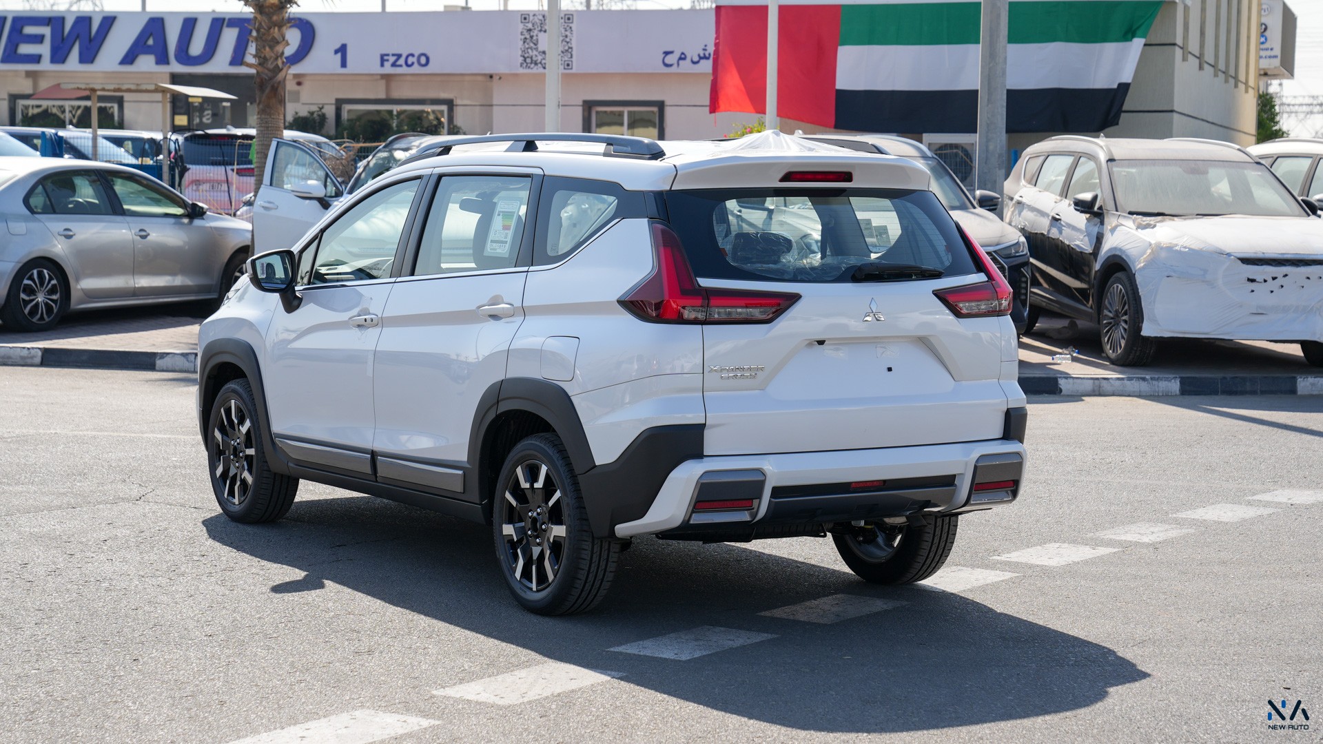 Mitsubishi Premium Xpander Cross White – Burgundy & Black 2026