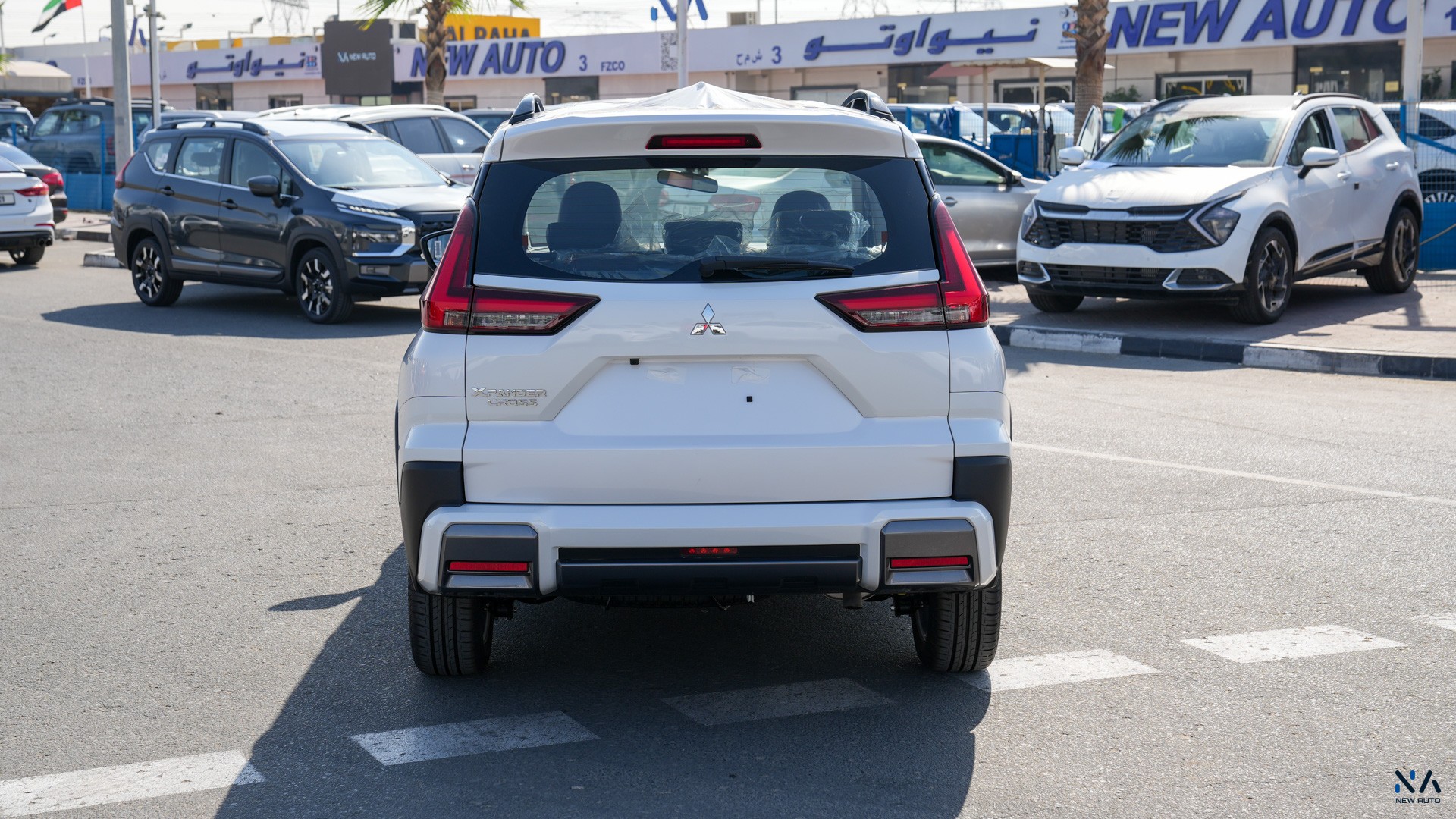 Mitsubishi Premium Xpander Cross White – Burgundy & Black 2026