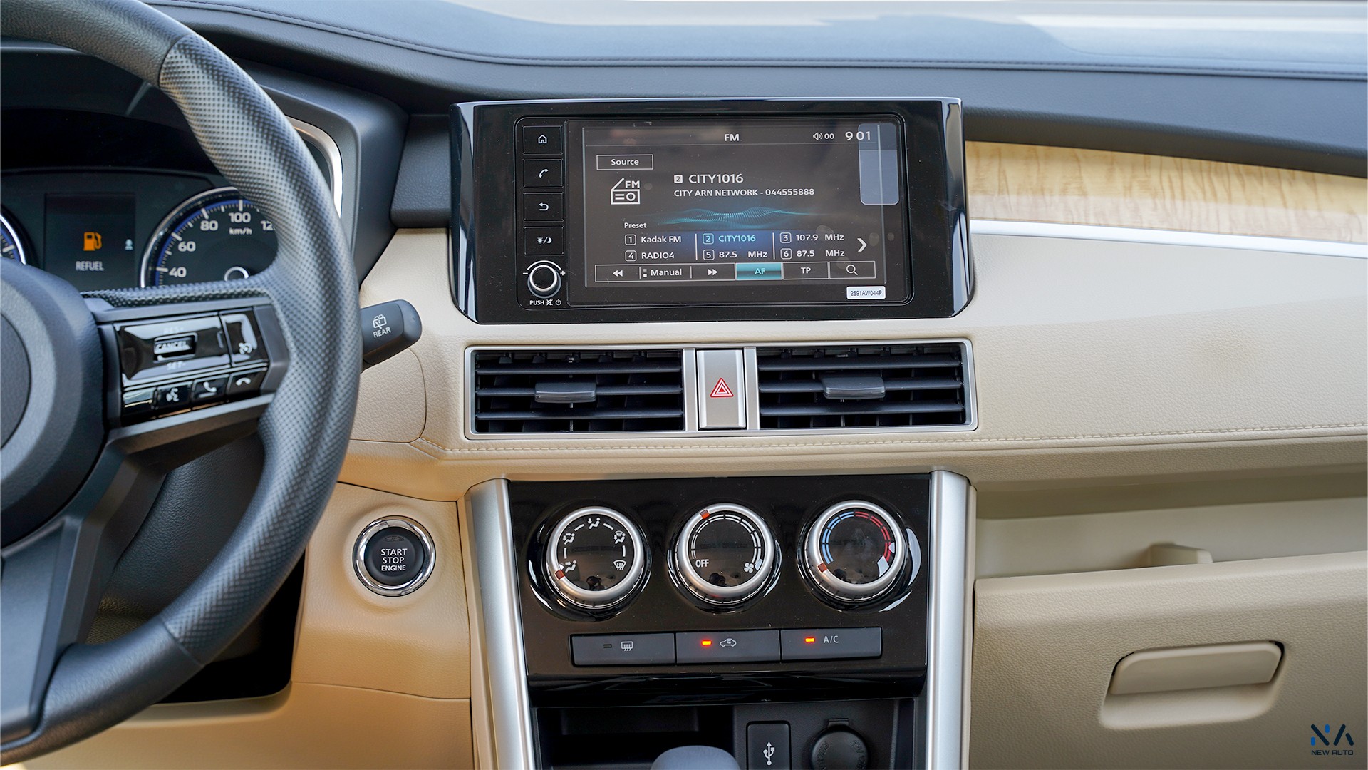 Mitsubishi High Line Xpander White – Beige 2026