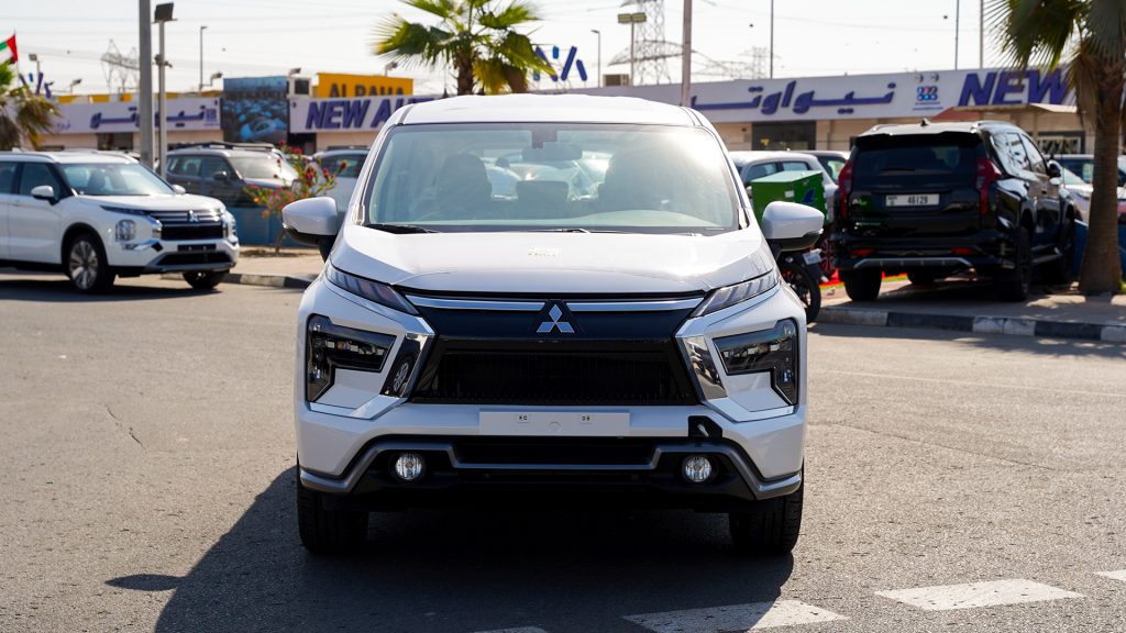 Mitsubishi Xpander Highline 2026 White Beige Front View 1 1024x576