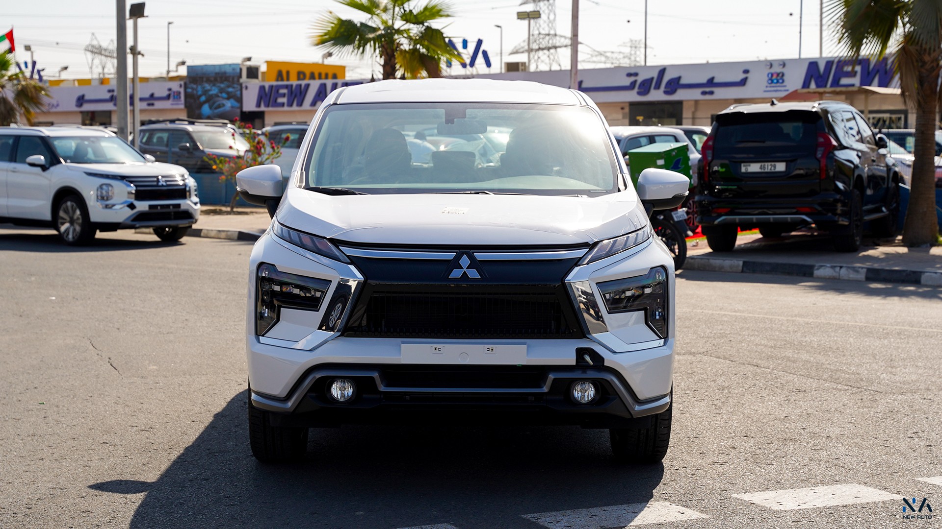 Mitsubishi High Line Xpander White – Beige 2026