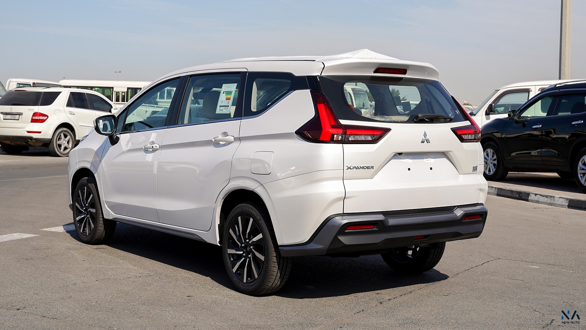 Mitsubishi High Line Xpander White – Beige 2026