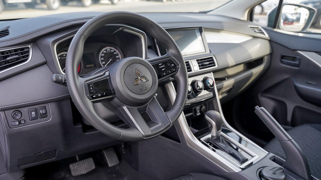 Mitsubishi Xpander Midline 2026 Black Interior Cockpit View 1024x576